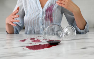 Kako ukloniti mrlju od crnog vina