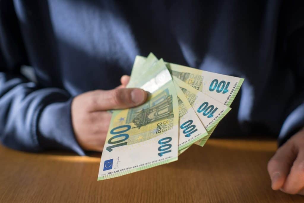 Što su kamatne stope i kako one utječu na vaše kredite